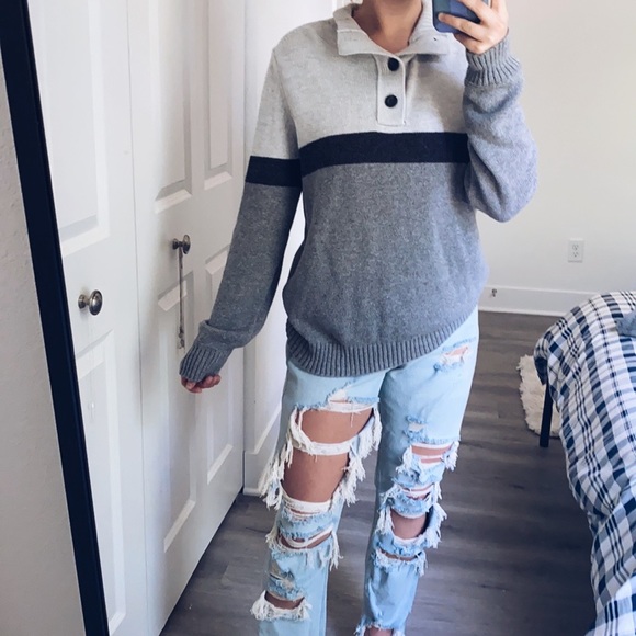 American Eagle Outfitters Other - aeo henley knit sweater